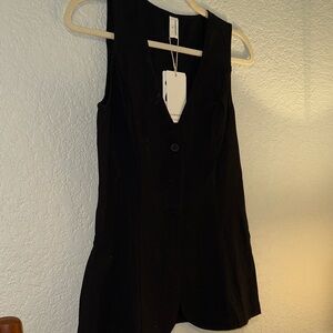 Black Sleeveless Women's Top